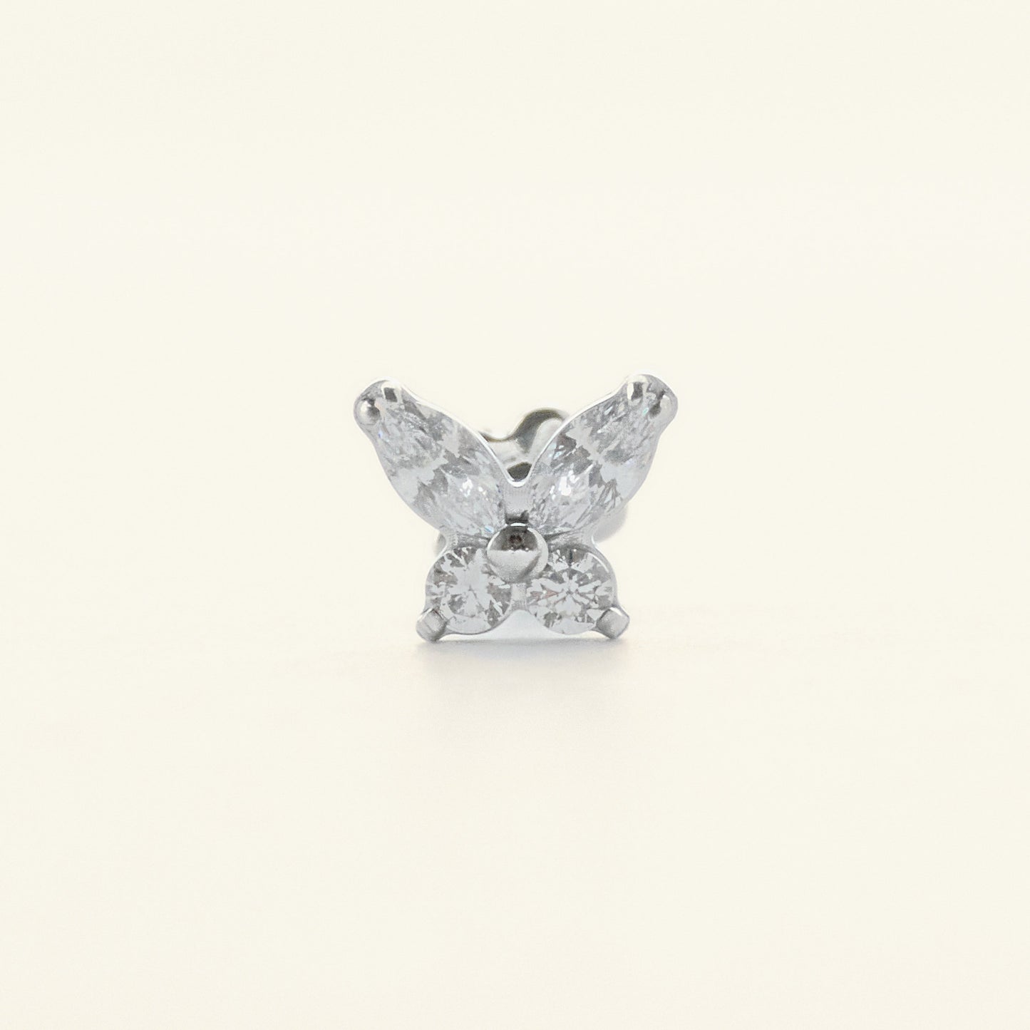Flutter Stud シルバー 拡大｜Rozea