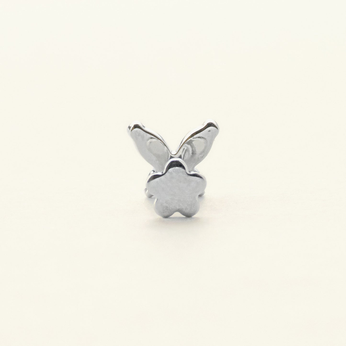 Flutter Stud フラットバックの裏側｜Rozea