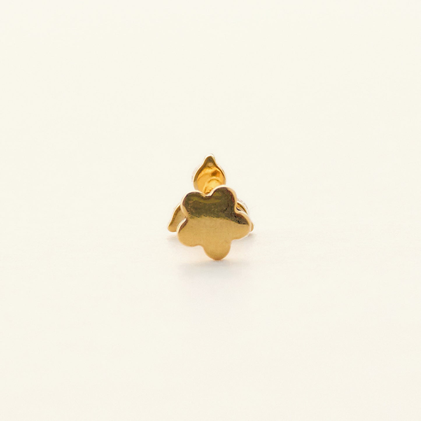 Prism Stud フラットバックの裏側｜Rozea
