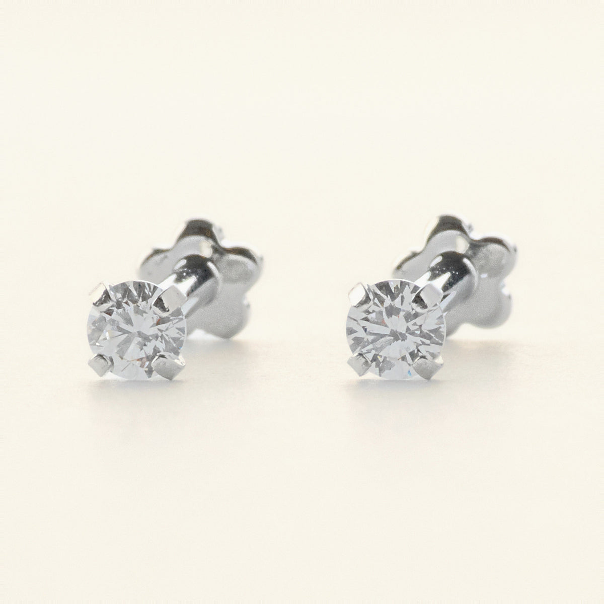 Pure Stud シルバー｜チタン フラットバックピアス｜Rozea