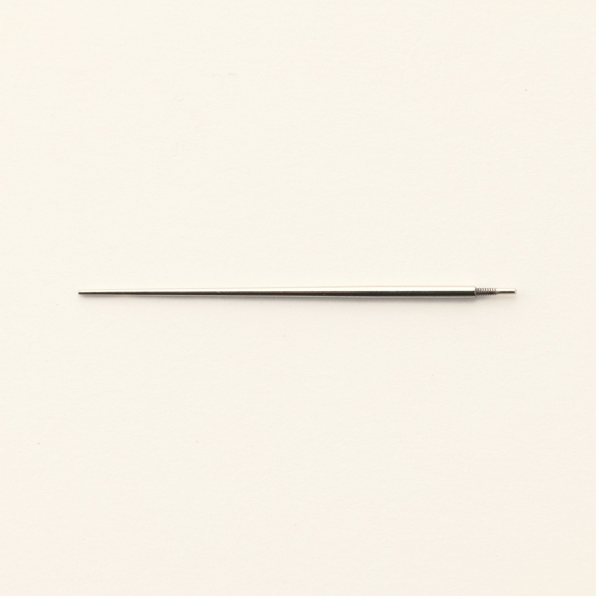 耳の穴に通すチタンG23のガイド棒（28mm・径0.9mm）｜Rozea 装着ツール