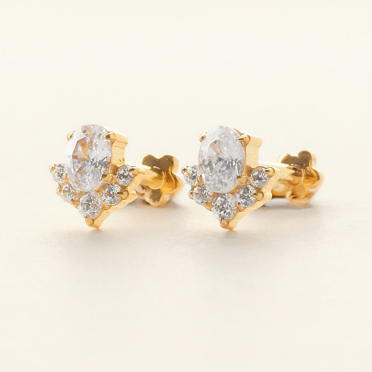 Veil Stud ゴールド｜チタン フラットバックピアス｜Rozea